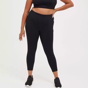 EUC Torrid 6X High Waisted Performance Lite Full Length Active Black Leggings